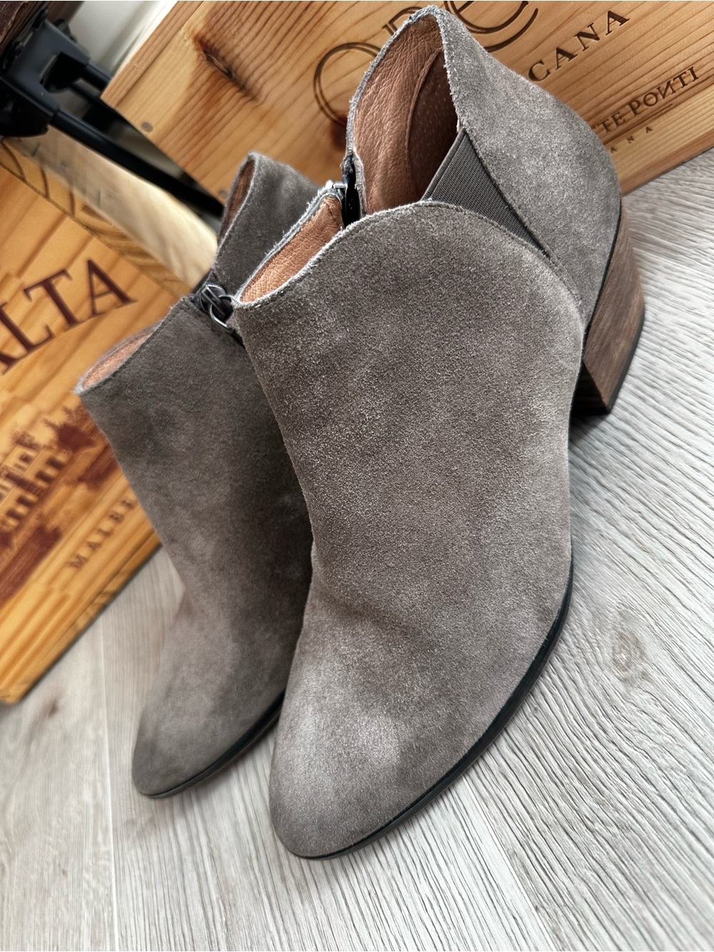 Caslon Nordstrom Light Brown Suede Ankle Booties Side Zip Block Heel Sz 9.5 M